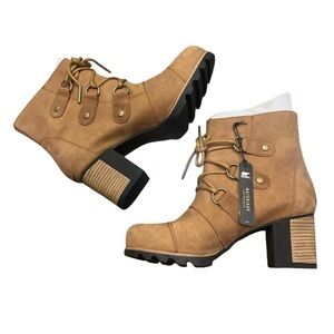 NWT’S Sorel Addington Lace Up Block Heel Moto Suede Tan Boot SZ 9